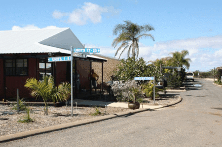 Carnarvon Central Apartments - St Kilda Accommodation 3