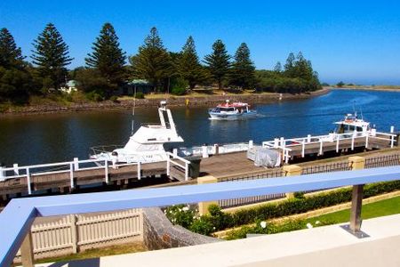 Dockside Waterfront Indulgence - St Kilda Accommodation 1