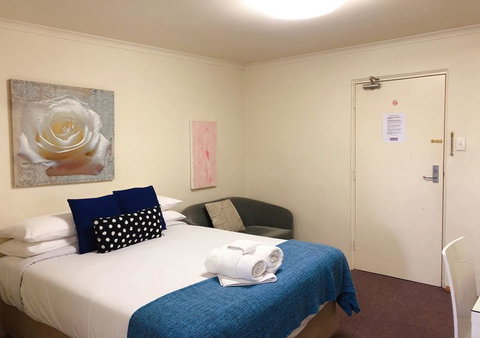Canberra Short Term & Holiday Accommodation - St Kilda Accommodation 2