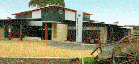 Swansea Backpacker Lodge - St Kilda Accommodation 0