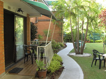 Airlie Court Holiday Apartments - St Kilda Accommodation 2