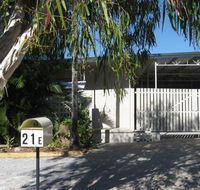 Beach Units Tannum Sands - St Kilda Accommodation