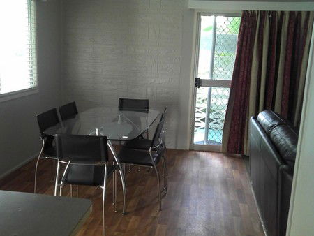Beach Units Tannum Sands - St Kilda Accommodation 4
