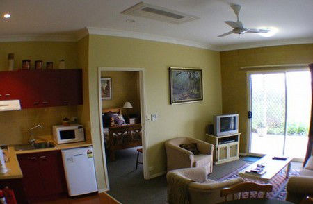 Wallaby Ridge Retreat - St Kilda Accommodation 2