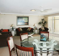 Burleigh Surf Beachfront Apartments - St Kilda Accommodation