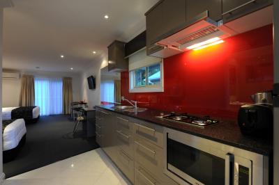The Gateway Village Holiday Park - St Kilda Accommodation 1