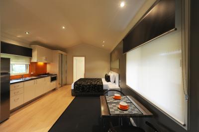 The Gateway Village Holiday Park - St Kilda Accommodation 2