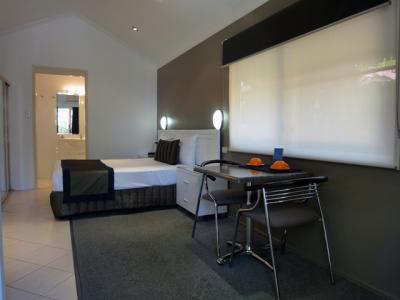 The Gateway Village Holiday Park - St Kilda Accommodation 6