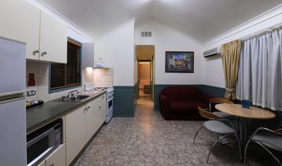 The Gateway Village Holiday Park - St Kilda Accommodation 8