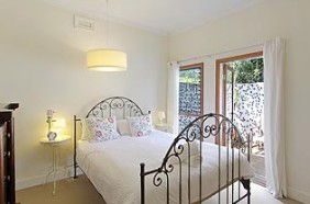 Abaca - St Kilda Accommodation 4