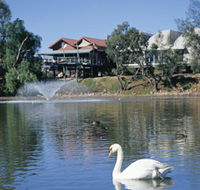 White Swans - St Kilda Accommodation