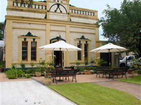 Domain Day - St Kilda Accommodation 0