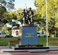 Vietnam War Memorial - St Kilda Accommodation