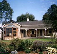 Phoenix Estate - St Kilda Accommodation