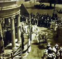 UQ Fryer Library - St Kilda Accommodation