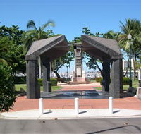 The Strand Park Townsville War Memorial - St Kilda Accommodation