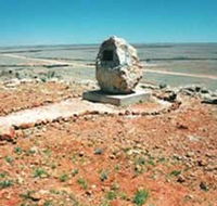 Deon's Lookout - St Kilda Accommodation