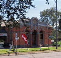 Old Post Office Seymour - Fine Art Gallery  Licensed Restaurant - St Kilda Accommodation