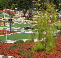 18 Hole Mini Golf - Club Husky - St Kilda Accommodation