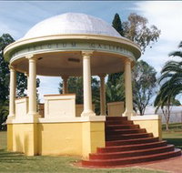 Kingaroy Soldiers Memorial Rotunda - St Kilda Accommodation