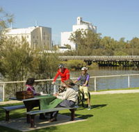 Avon River - St Kilda Accommodation