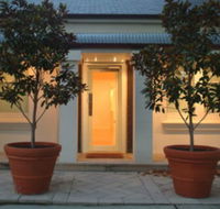 Australian Galleries - Roylston Street - St Kilda Accommodation
