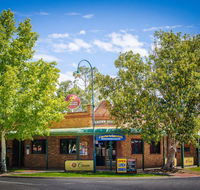 Crown Hotel Wentworth - St Kilda Accommodation