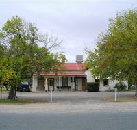 Round Hill Hotel - St Kilda Accommodation