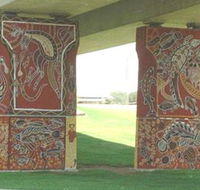 Cowra Bridge Pylons - St Kilda Accommodation