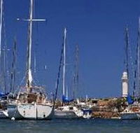 Wollongong and Harbour Lighthouse - St Kilda Accommodation