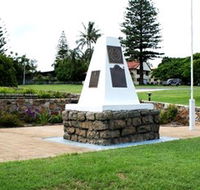 Dunwich War Memorial - St Kilda Accommodation