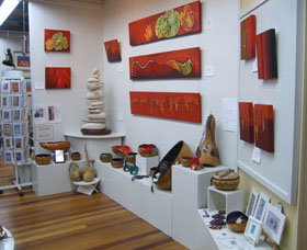 Ferry Park Gallery - St Kilda Accommodation 1