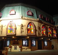 Draculas Cabaret Restaurant - St Kilda Accommodation