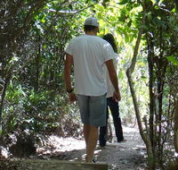 Three Sisters walking track - St Kilda Accommodation
