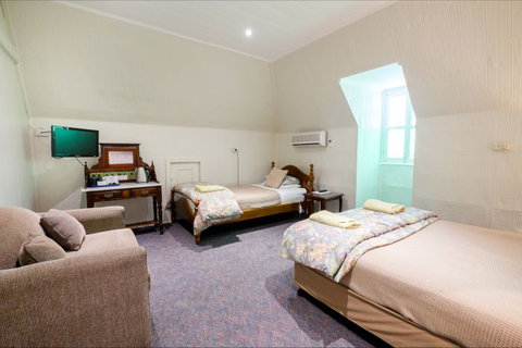Peel Inn Nundle - St Kilda Accommodation 4