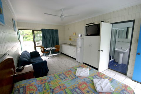 Tropical Palms Inn - St Kilda Accommodation 1