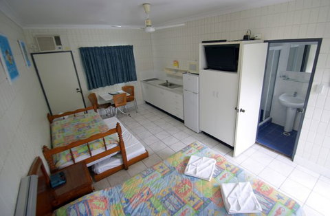 Tropical Palms Inn - St Kilda Accommodation 5