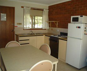 Greenways Holiday Units - St Kilda Accommodation 6