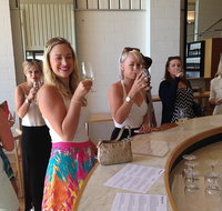 Yarra Valley Icons Guns Tour from Melbourne Including Lunch and Local Guide - St Kilda Accommodation