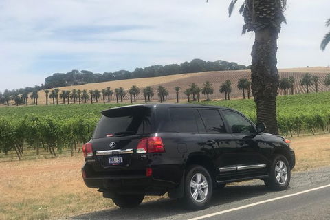 AirPort Transfers & People Mover - St Kilda Accommodation 4