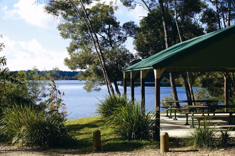 Lake Paluma - St Kilda Accommodation 1