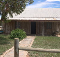 Early Settlers Cottage Solly's Hut - St Kilda Accommodation