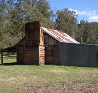 Fry's Hut - St Kilda Accommodation