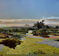 Glass House Mountains to Sunshine Coast Shores - St Kilda Accommodation