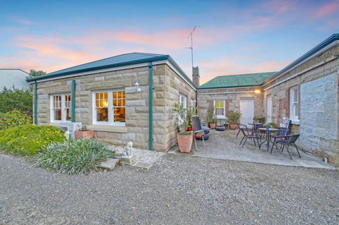 Made In Marulan - St Kilda Accommodation 0