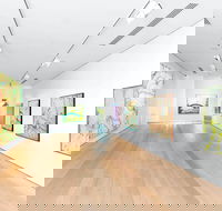 Olsen Gallery - St Kilda Accommodation