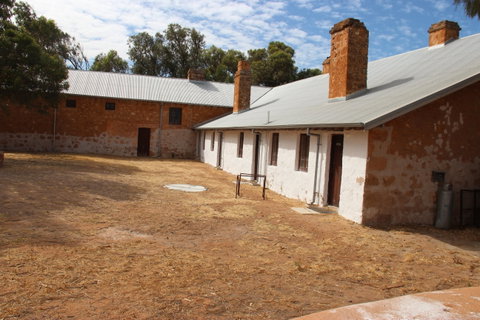 Central Greenough - St Kilda Accommodation 1