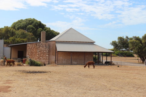 Central Greenough - St Kilda Accommodation 2