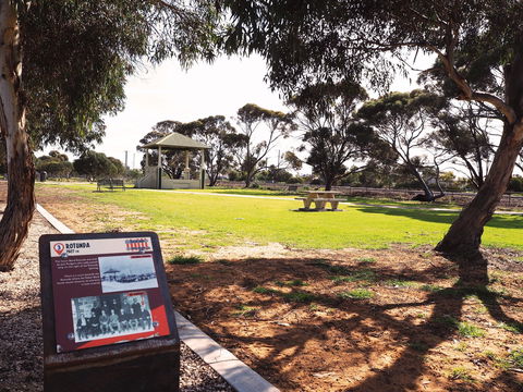 Tailem Bend Historic Rail Trail - St Kilda Accommodation 0