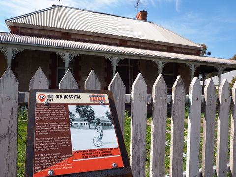 Tailem Bend Historic Rail Trail - St Kilda Accommodation 2